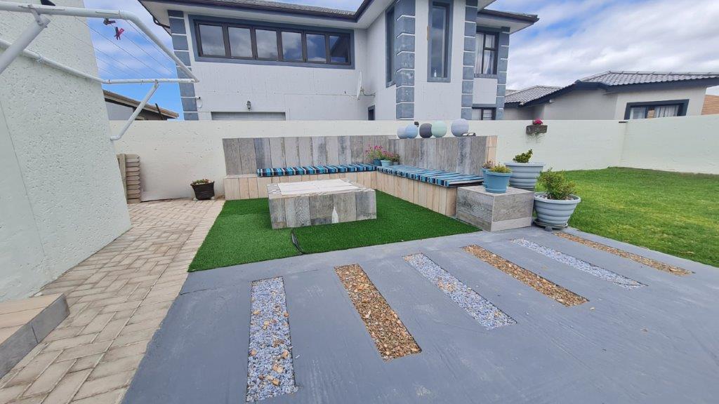 2 Bedroom Property for Sale in Dana Bay Western Cape